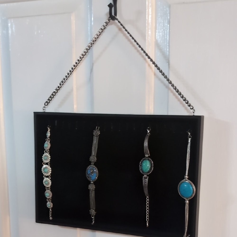 13 3/4" X 9 1/2" Hanging Bracelet Display for 20 Bracelets